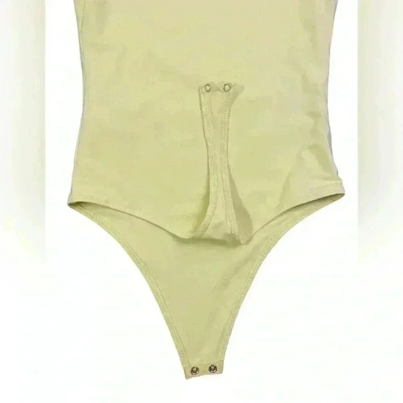 Vitality x Balance Allora High Neck Bodysuit in Pale Yellow Size XS - Picture 4 of 7